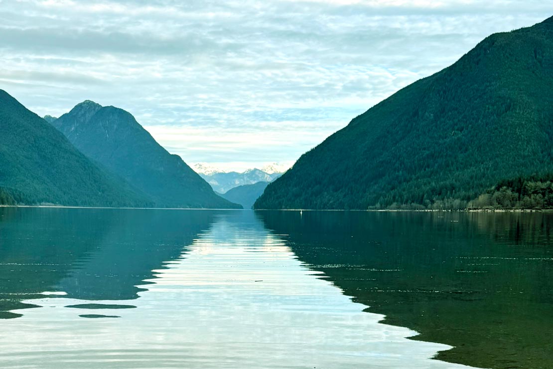 Explore the natural beauty of Alouette Lake with a scenic Fraser Valley tour featuring peaceful waters, mountain views, and outdoor adventure.